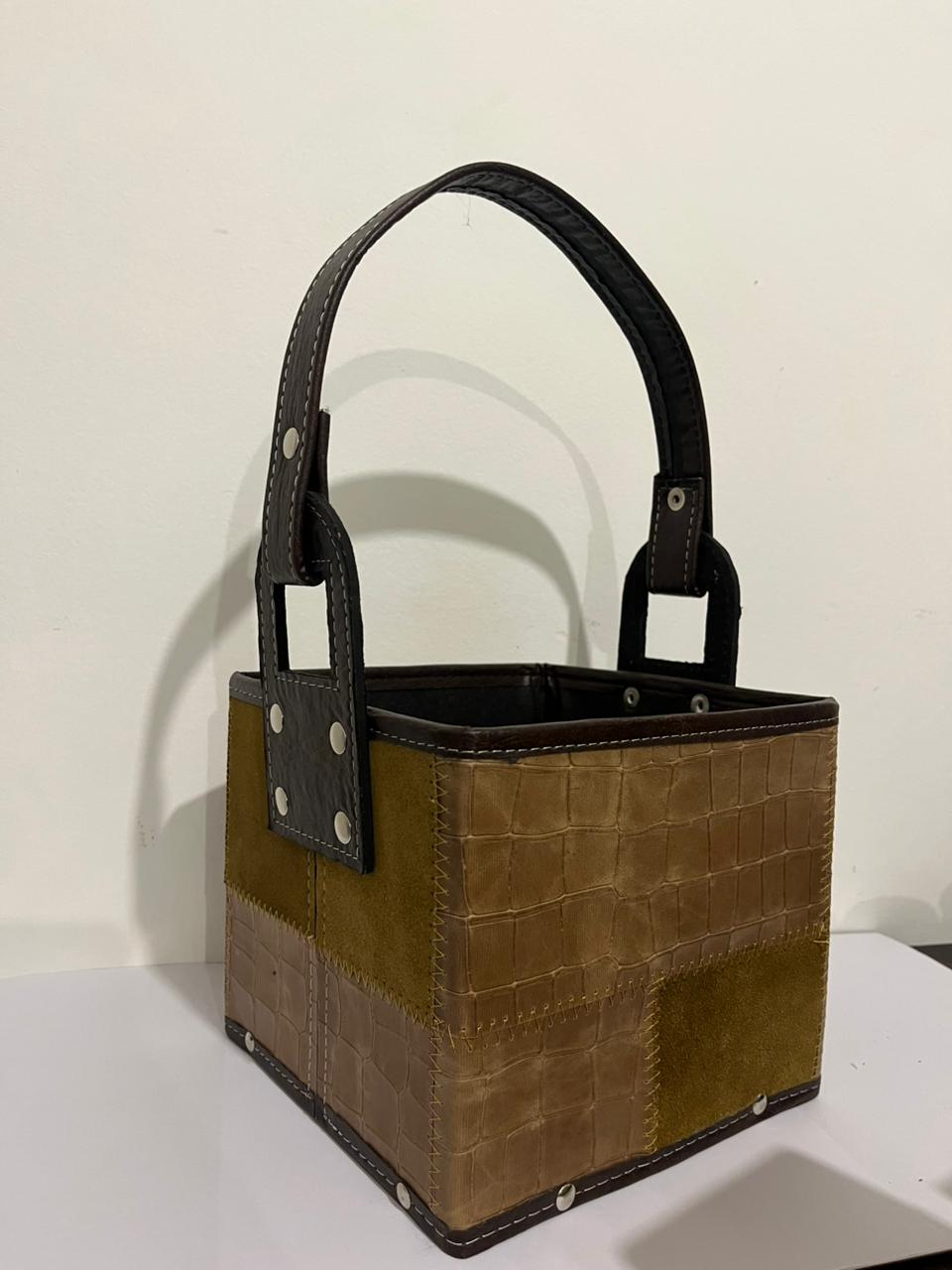 CANASTA ECOCUERO PARCHES